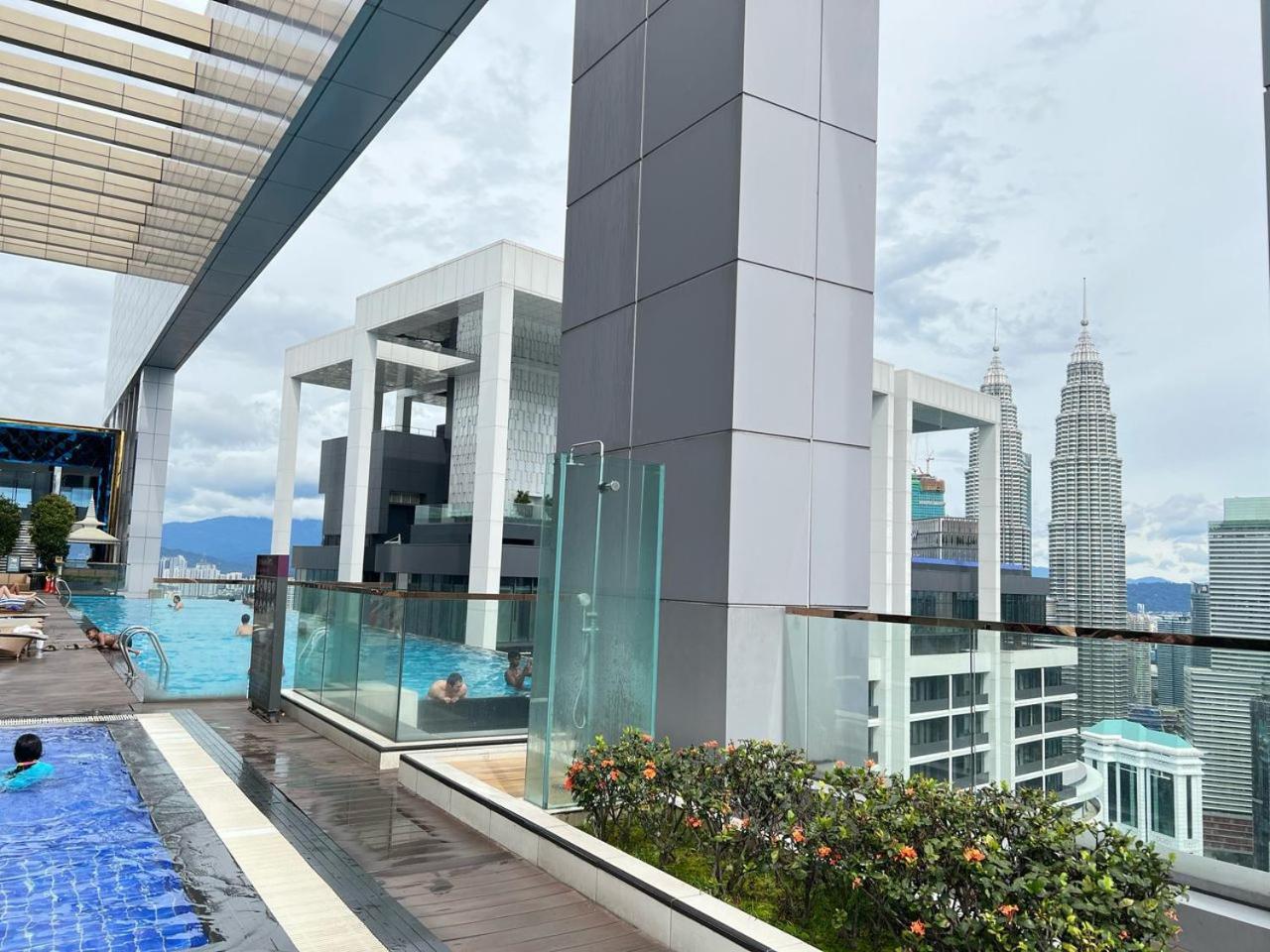 Pangsapuri Rooftop Pool Platinum Klcc Kuala Lumpur